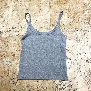 grey tank top